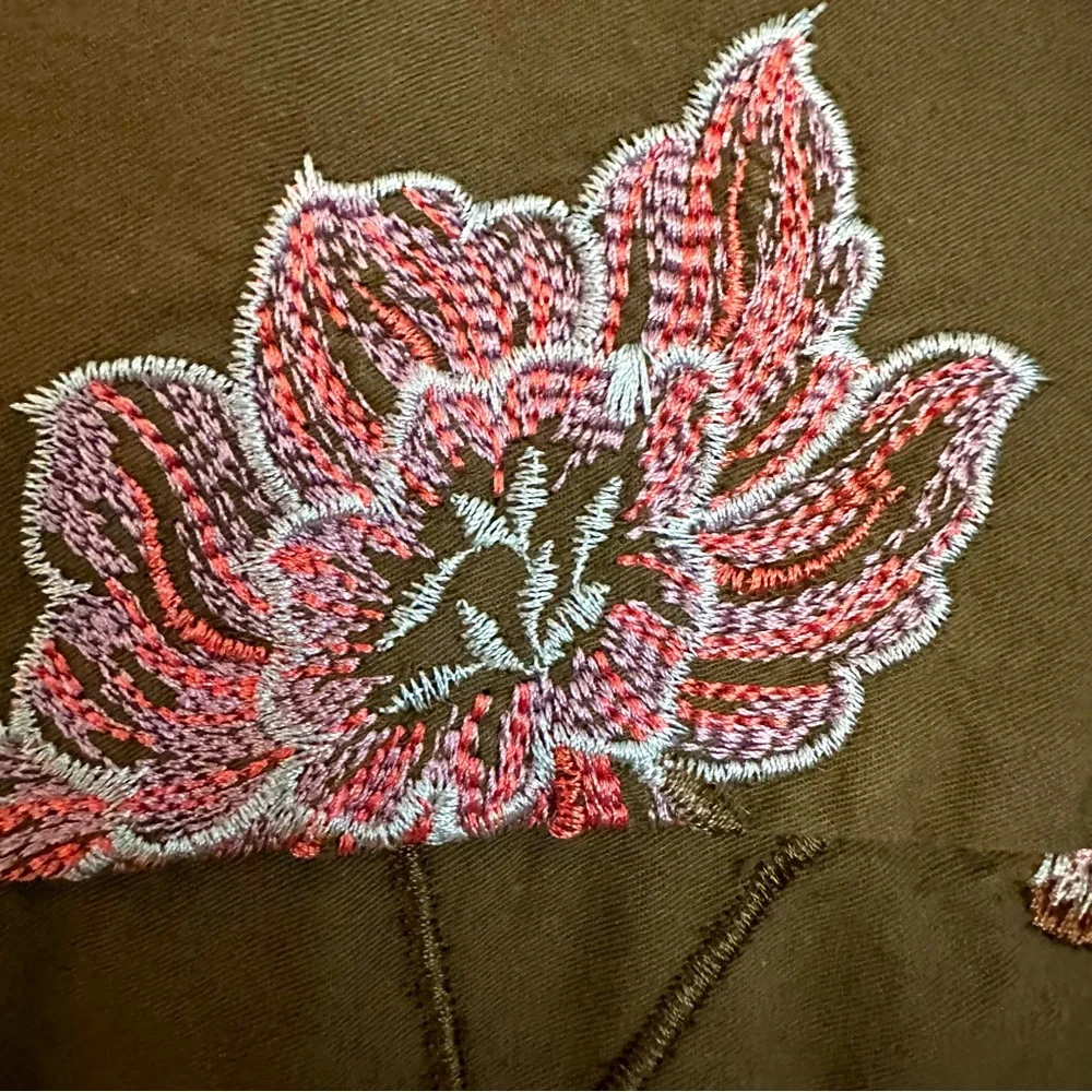 Tensione In Embroidered Oversized Army Green Olive Button Down Shirt Size Small - Picture 8 of 11